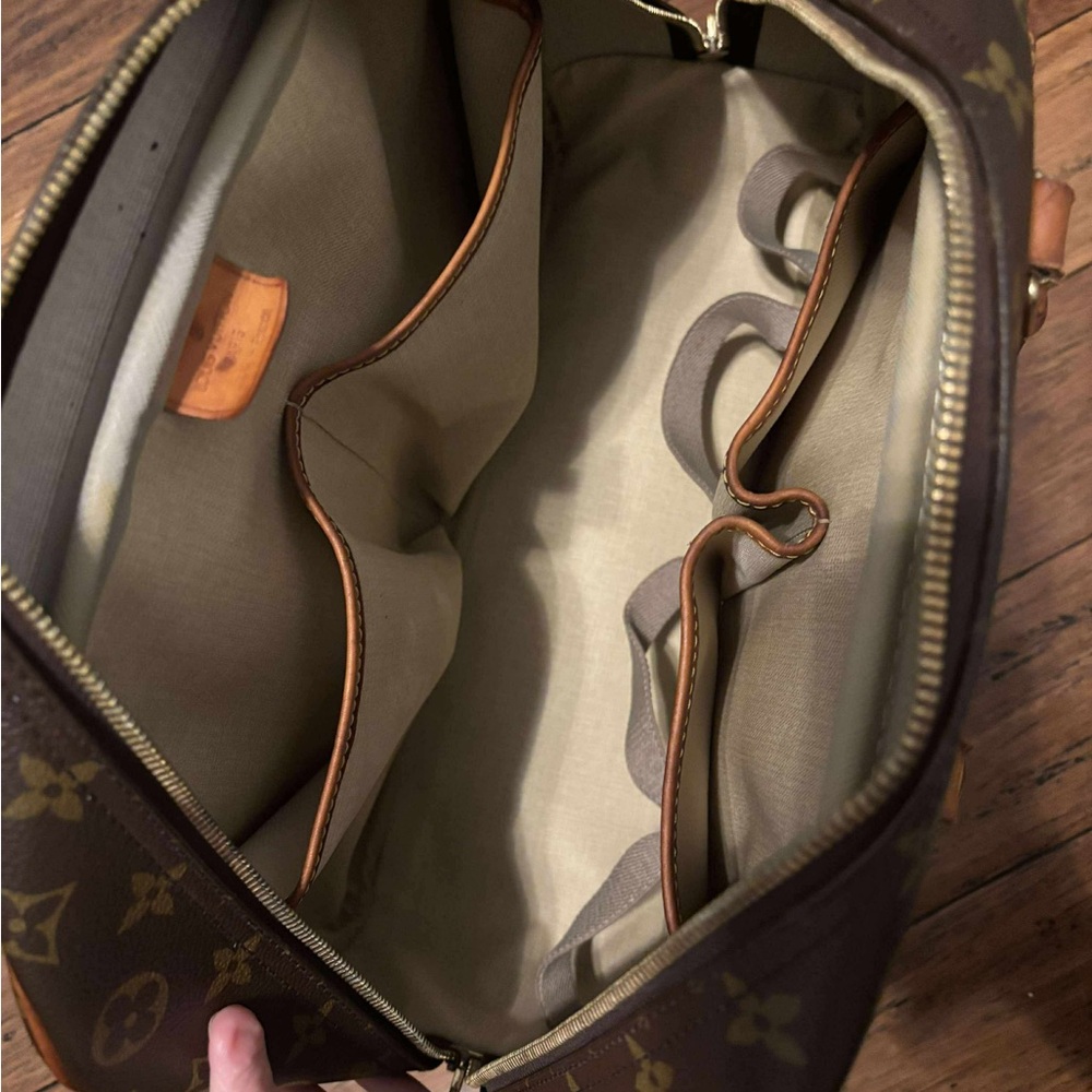 Louis Vuitton Deauville Monogram Travel Bag - Picture 6 of 7